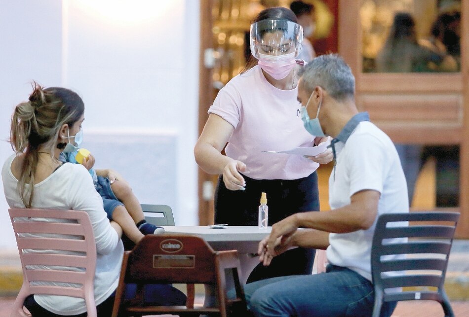 Restaurantes, bares y cervecería artesanal piden alivio al Gobierno