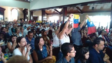 Realizan misa ‘por la paz’ en Venezuela