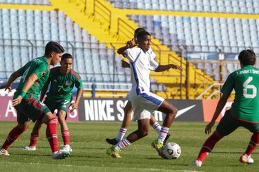 Selección Sub-17 cae ante México 5-0 en torneo eliminatorio de la Concacaf