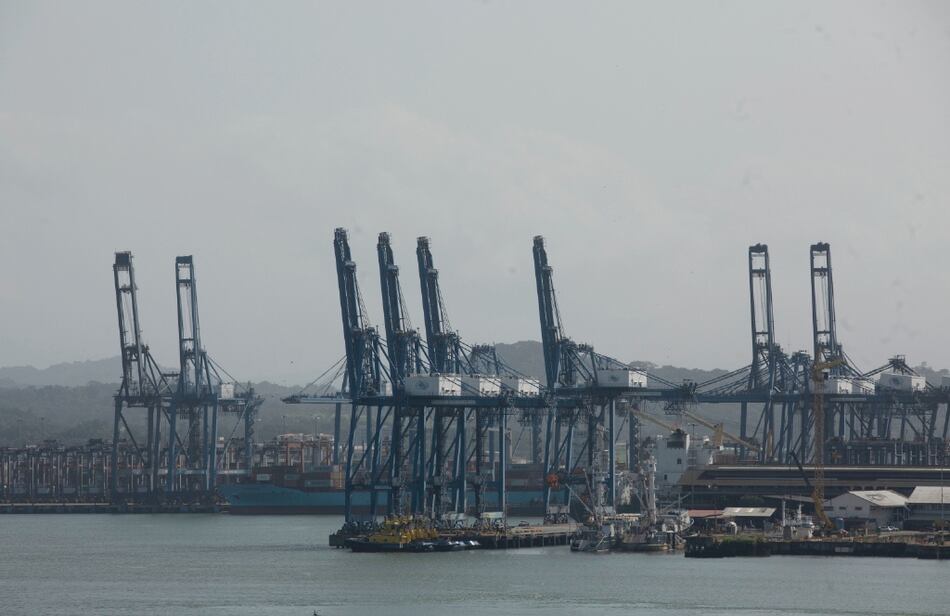 Panamá vigila cumplimiento de normativas en transacción por puertos entre BlackRock y CK Hutchison