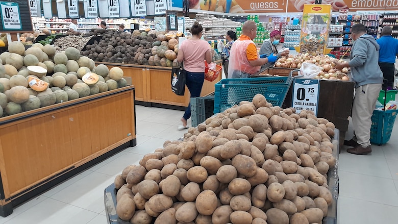 Alzas de precios en alimentos y consumo fuera del hogar impulsan presión inflacionaria en sectores clave, en Panamá