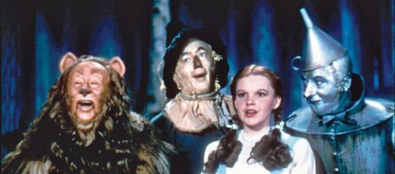 Unos zapatos rojos que usó Judy Garland en ‘El mago de Oz’ irán de gira y serán subastados