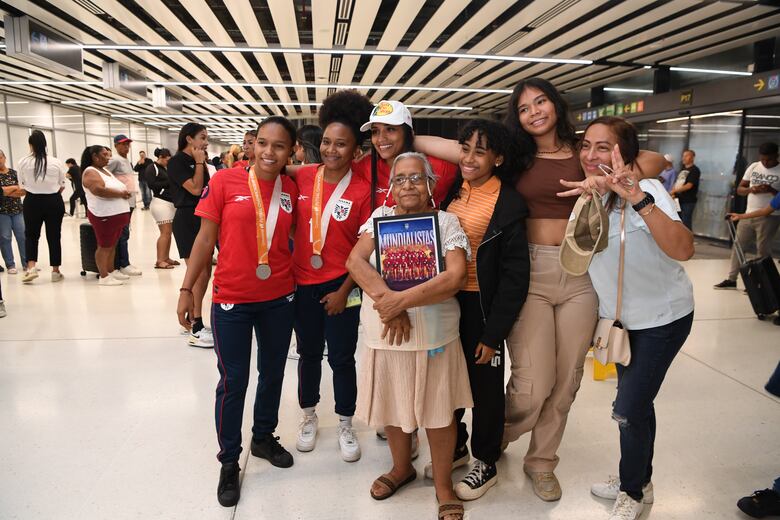 ¡Las reinas del futsal ya están en casa tras clasificar al Mundial de Filipinas!