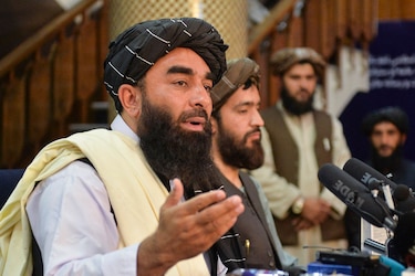 Talibanes prometen perdón general y respetar a las mujeres según ‘principios del islam’