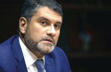 Andrés Farrugia regresa a la Caja de Ahorros; Comisión de Credenciales revisa su nombramiento, aunque ya participa en Gabinete