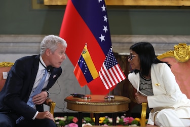 Trump acelera la firma de contratos tras histórico acuerdo petrolero con Venezuela