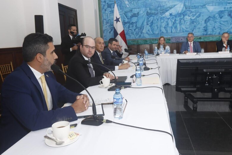 Gabinete logístico acuerda promover al país como plataforma de transporte aéreo, marítimo y terrestre