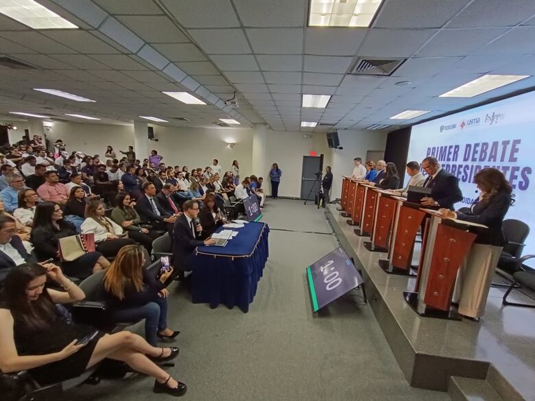 Primer debate de candidatos a la vicepresidencia de la República en la USMA