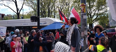 Estudiantes del MIT vuelven a protestar pese a represalias del centro y acusación de Biden