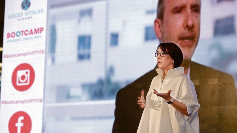 Entrenan a mujeres para el poder