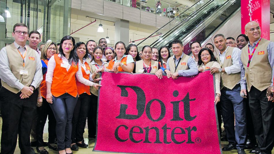 Apertura de Do It Center Santa María