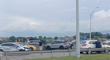 Reabre el Corredor Norte: Derrame de aceite provoca accidente múltiple y cierre de 12 horas