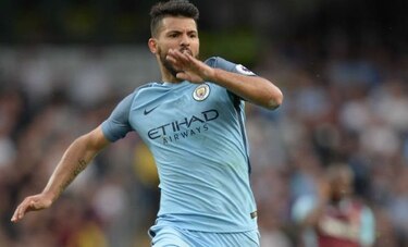Agüero podría perderse derbi de Manchester tras ser acusado de conducta violenta
