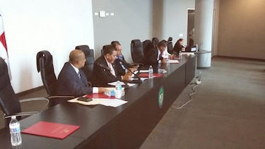 En primer debate, aprueban reelección de autoridades universitarias