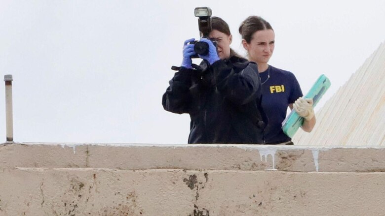 Hallan balas con mensajes contra ICE en el lugar del ataque contra una oficina migratoria de Texas