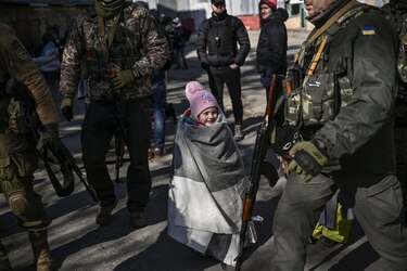 Moscú abrirá corredores humanitarios diarios desde Ucrania hacia Rusia