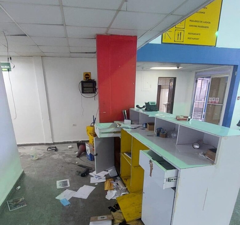 Reportan daños en la estructura de mostradores e instalaciones del aeropuerto de Changuinola; suspenden operaciones