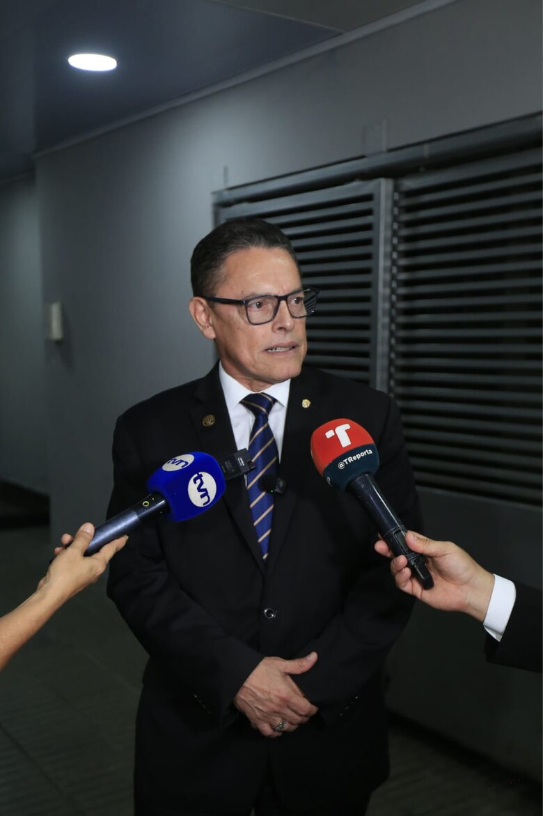 Ministro Ábrego desmarca a los uniformados de muerte en Bocas del Toro: ‘No usamos armas de fuego ni perdigones’