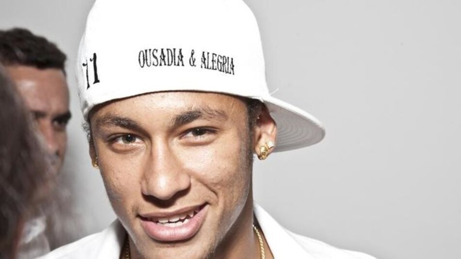 El futbolista Neymar debuta como cantante