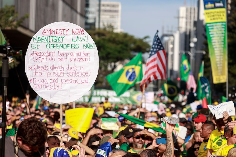 Actos a favor de Bolsonaro atacan a Lula y al Poder Judicial en medio de elogios a Trump