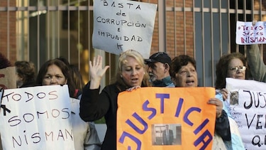 Entierran a fiscal Nisman pero misterios de su muerte subsisten en Argentina