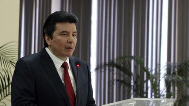 Alejandro Moncada Luna ofrece endebles explicaciones