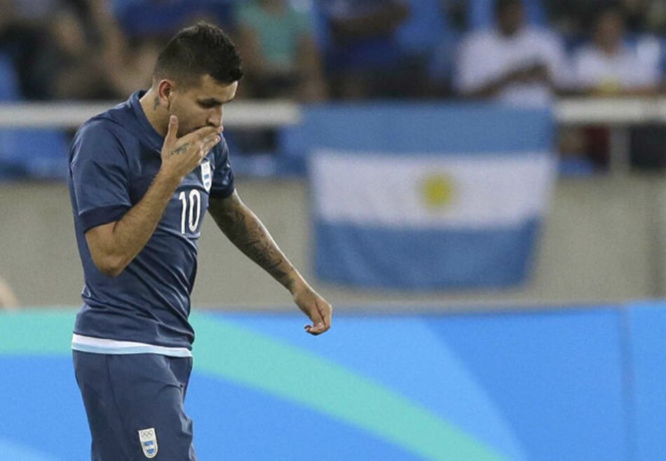 Correa decide y Argentina tumba a Argelia en fútbol