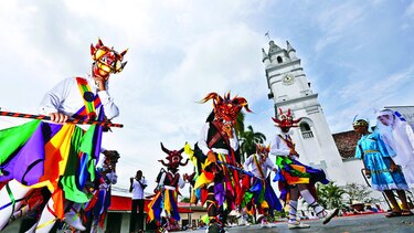 Con danzas despiden el Corpus Christi