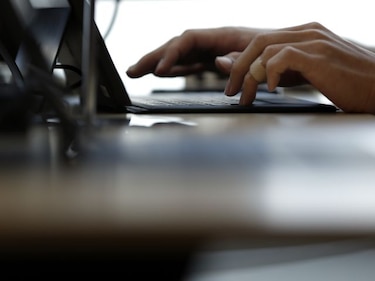 Argentinos podrán hacer solo dos compras 'online' por año en exterior