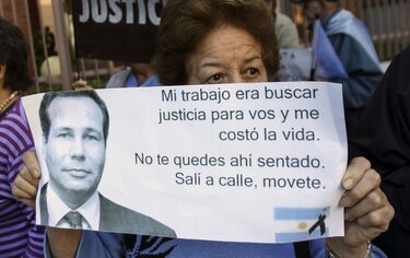 A dos meses de la muerte del fiscal argentino Nisman, siguen enigmas en el caso