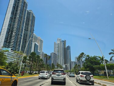 Ventas de autos nuevos acumulan alza de 8% hasta abril