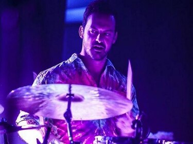 Fallece baterista de Crystal Fighters, Andrea Marongiu