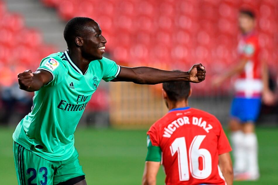 Real Madrid gana con sufrimiento y se coloca a un paso de conquistar la Liga