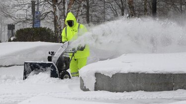 Tormenta de nieve perdona a Nueva York pero golpea más al noreste de EU