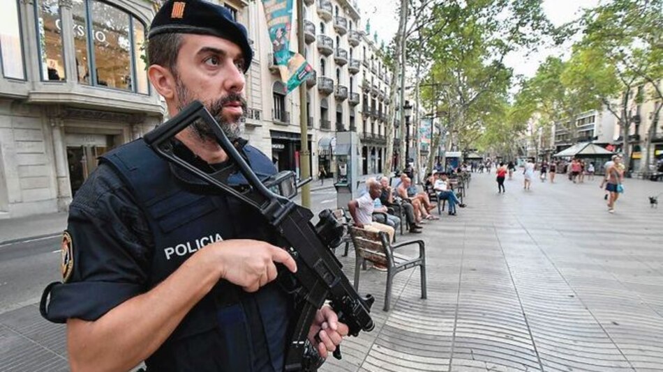Policía, tras cuatro sospechosos del ataque en Barcelona