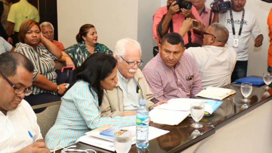 Diálogo entre docentes y Gobierno concluye sin acuerdos