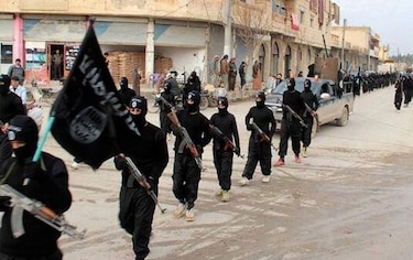 Estado Islámico mata a seis personas y derriba un avión en Siria