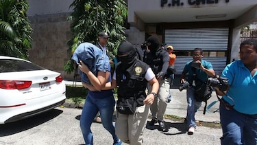 Detienen a supuesta líder de red de trata de personas que operaba en Panamá