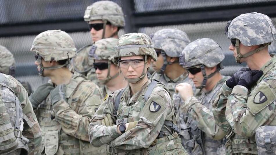 Tropas no dispararán a los migrantes, afirma Trump