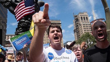 Demócratas en crisis se reúnen para formalizar candidatura de Clinton