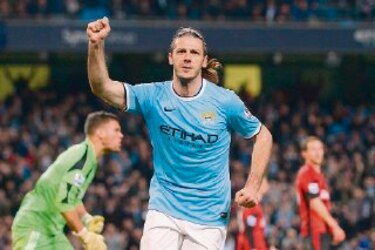 Goles argentinos para un City que no se rinde