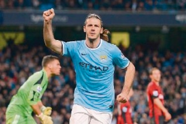 Goles argentinos para un City que no se rinde
