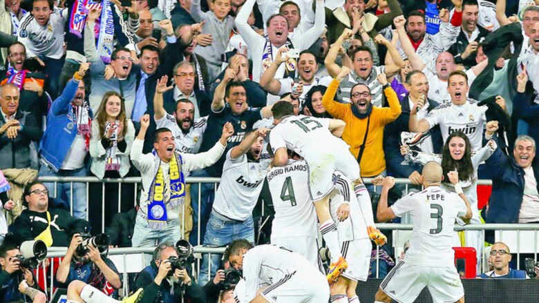 Chicharito se viste de héroe en el Bernabéu