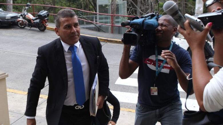 Defensa alega que Martinelli ya goza de fuero; TE asegura que aún no