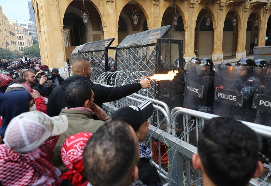 Más de 200 heridos durante enfrentamientos entre manifestantes y policías en Líbano