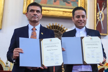 Rodrigo Paz recibe credencial como presidente de Bolivia e insta a la unidad nacional