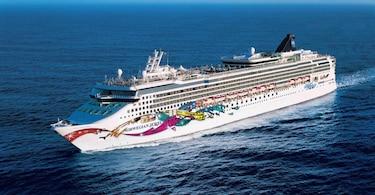 Se dinamiza el turismo con llegada de cruceros