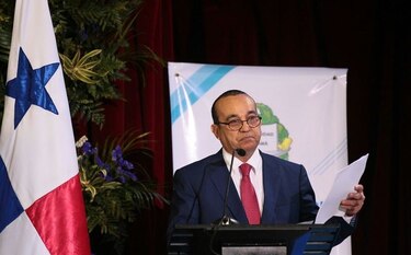 El rector Flores rinde informe sobre su primer año de gestión en la Universidad de Panamá
