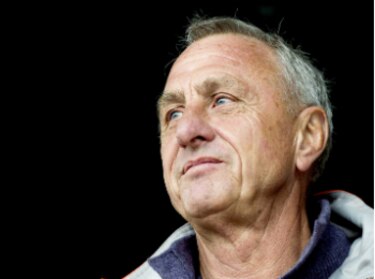 Cruyff tiene dudas del encaje de Suárez en una delantera con Messi y Neymar