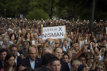 Exigen en Argentina esclarecer muerte del fiscal Nisman, un año después